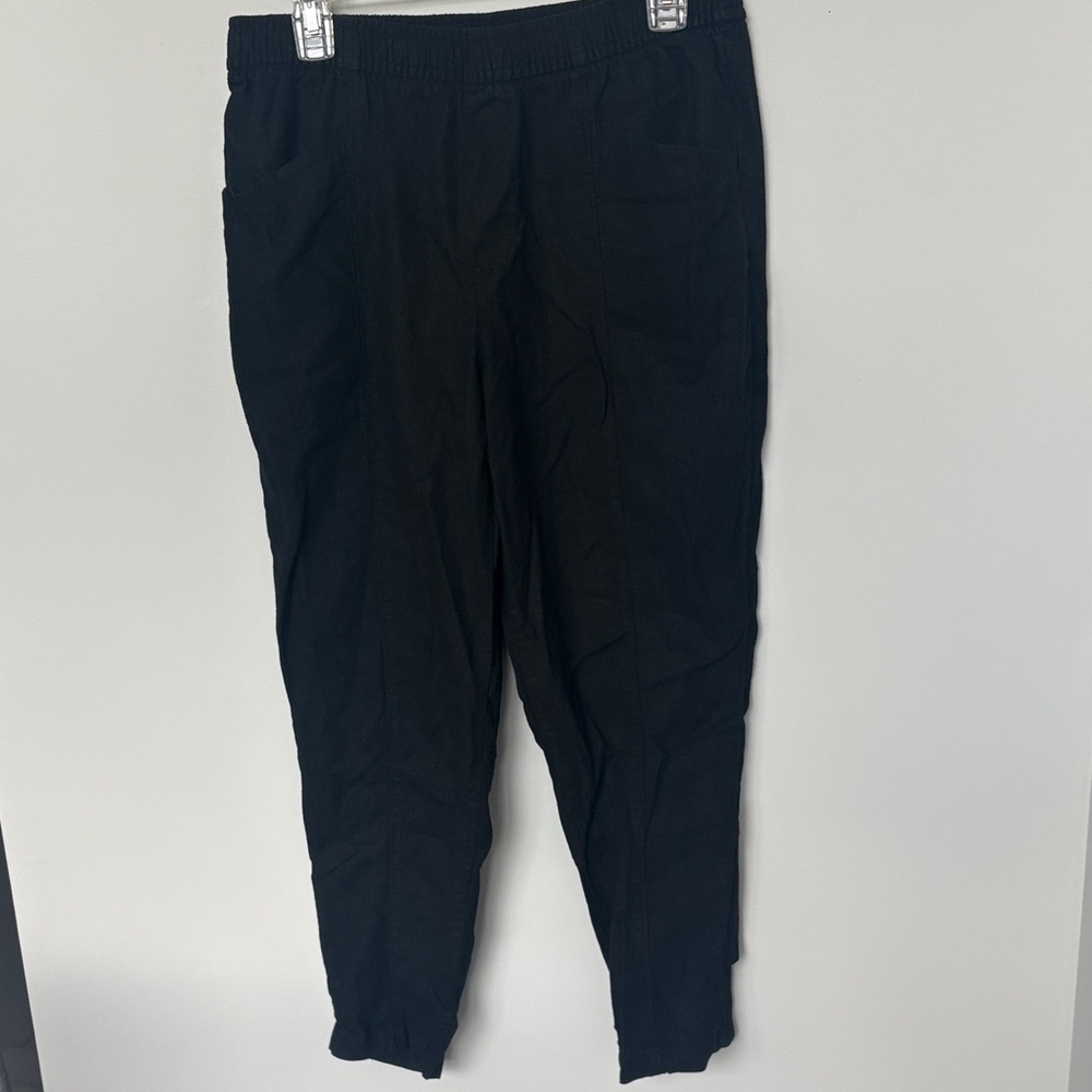 Women’s Black Pull-On Linen Cropped Pants